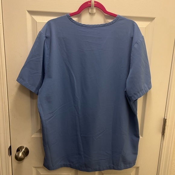 Figs Technical Collection Mens XL Big Sky Chisec Blue 2 Pocket Medical Scrub Top - Picture 3 of 3